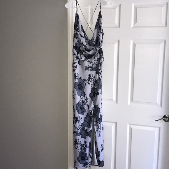 Worn once - Strappy floral open back maxi dress - Picture 5 of 8